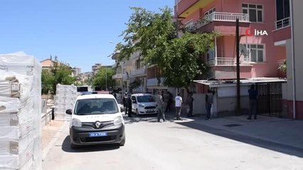 Terastan düşen kadın ağır yaralandı