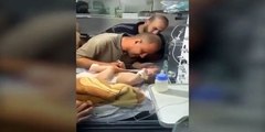 Filistinli babanın İsrail katliamından sağ kurtulan bebeğine kavuşma anı kamerada