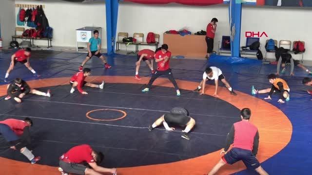 SPOR Güreş Federasyonu Başkanı Aydın'dan milli sporculara ziyaret