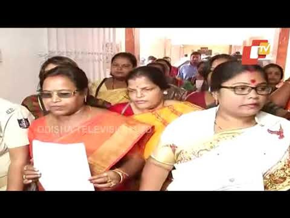 BJP Mahila Morcha Submits Memorandum With Bhuba...