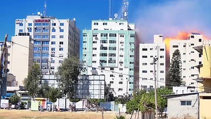 L'immeuble d'AP et Al-Jazeera à Gaza pulvérisé par une frappe israélienne