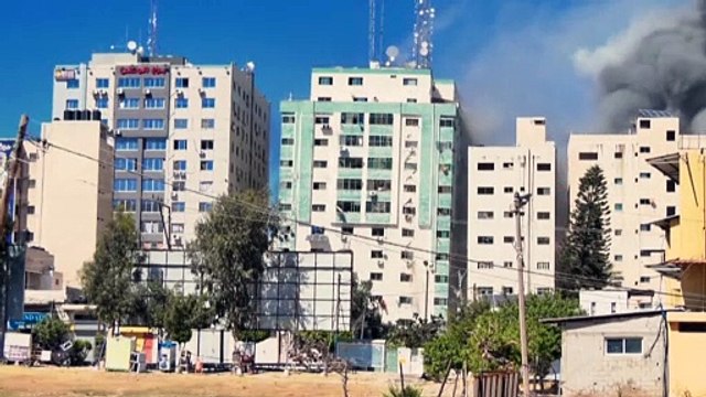 Israel destruye un edificio con oficinas de la prensa internacional en Gaza