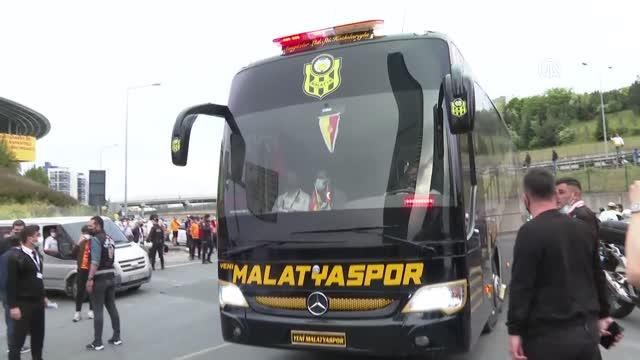 Galatasaray Kulübü Başkanı Mustafa Cengiz Türk Telekom Stadı'na geldi