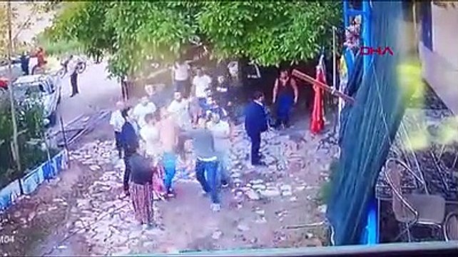 'Evin önünde neden durdunuz' diyen aile saldırıya uğradı