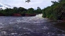 Notícias de Serrota brasil hombre en medio de el rio hermosos paisajes