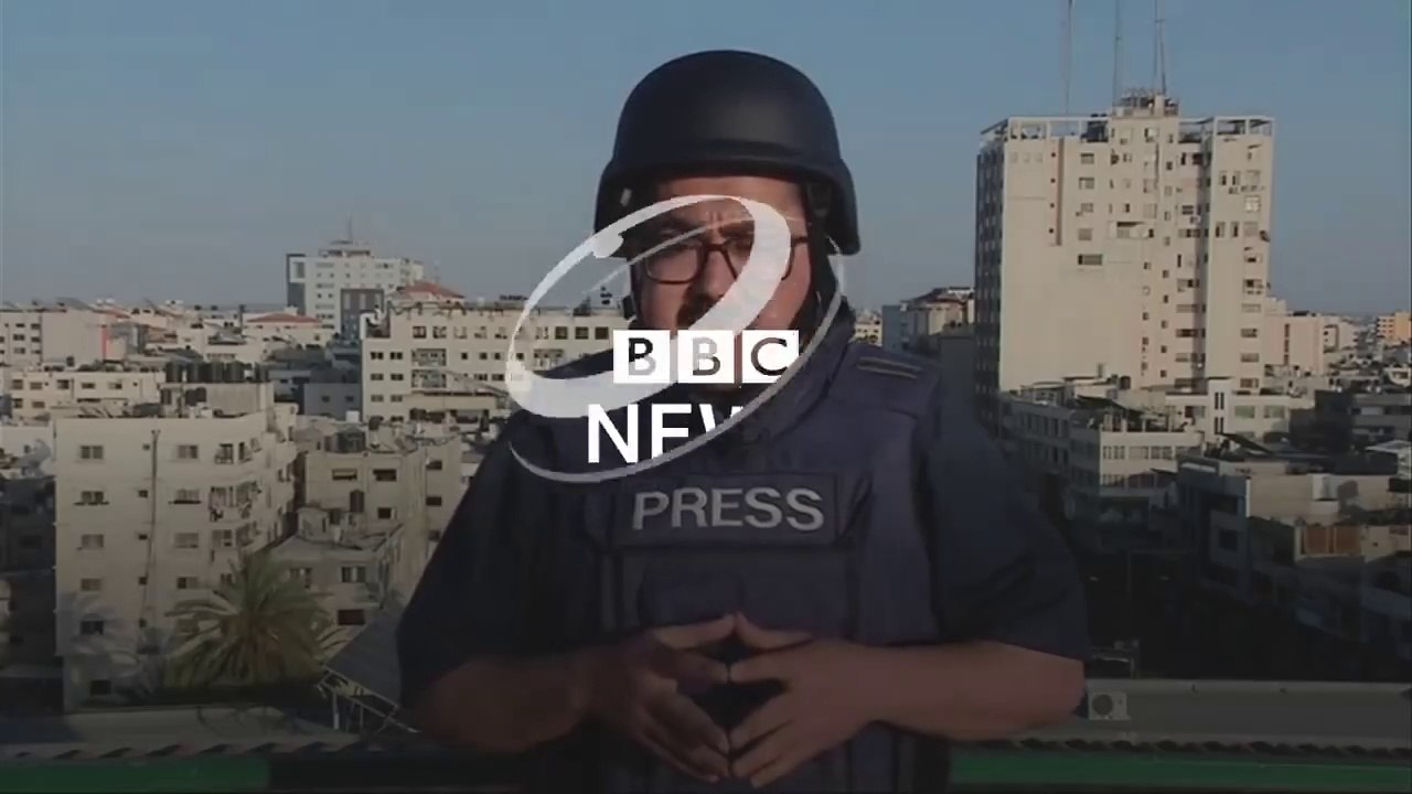 Israel-Gaza_ Strike collapses building during live BBC report - BBC News