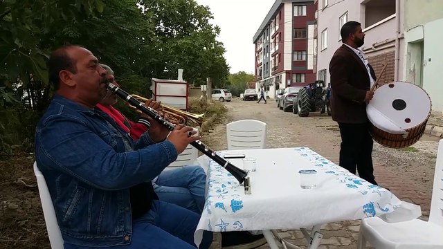 klarnet davul trombet roman havası