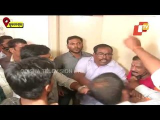 WATCH Fight Erupts Between 2 Groups At Congress Bhawan