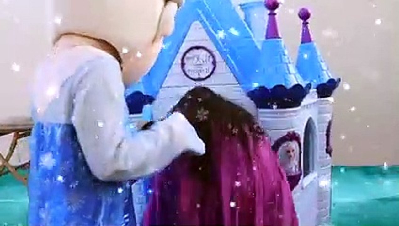 السا تفاجئ شفا ببيت فروزن _ elsa surprise Shfa...