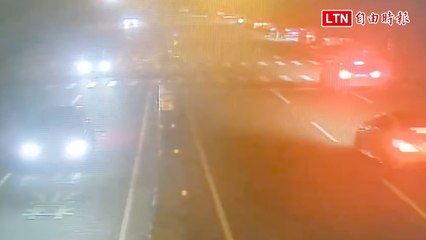 通霄鎮秋茂園凌晨27輛車車聚、2輛競駛 警告發共17輛 ( 警方提供 )