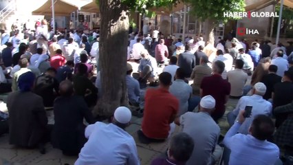 Mustafa Kılıç koronavirüsten öldü, cenazesine yüzlerce kişi katıldı
