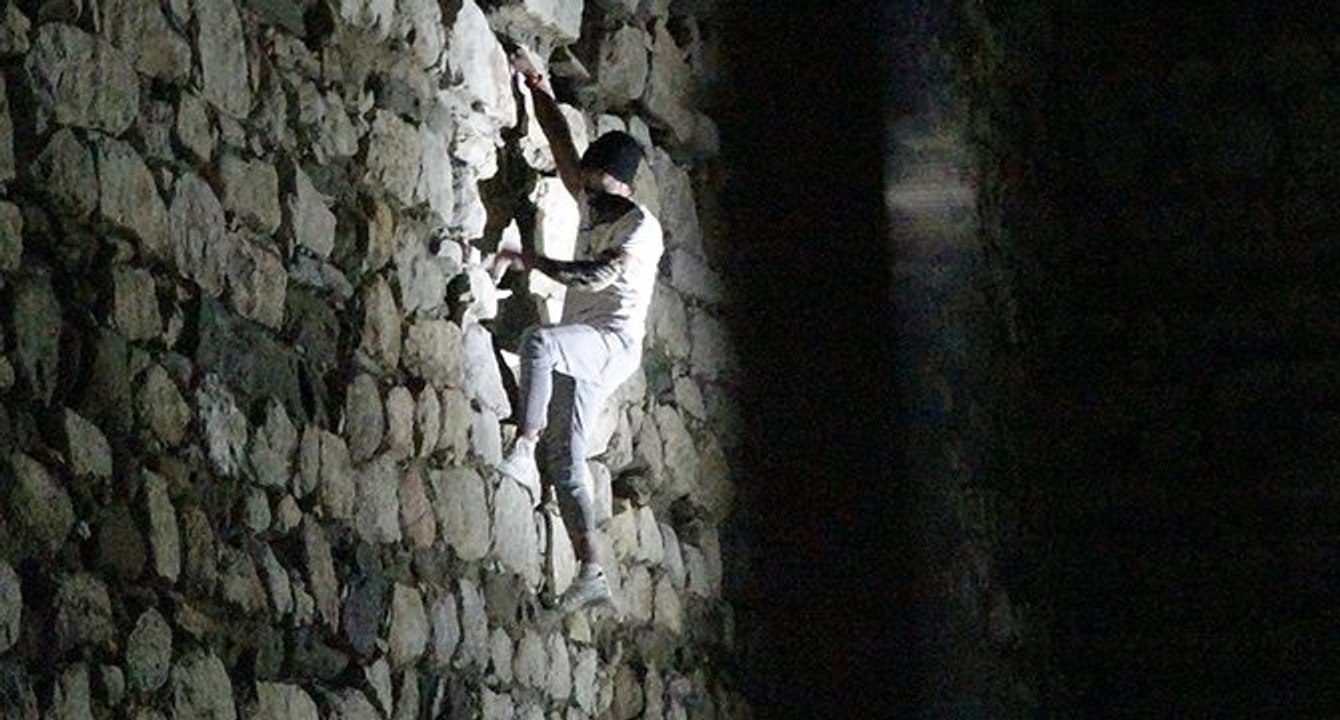 Çorum Kalesi’ne gece tırmanışını polis engelledi