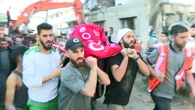 Israël pilonne Gaza, les roquettes du Hamas touchent la banlieue de Tel Aviv