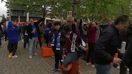 Download Video: El público vuelve a Wembley en la final de la FA Cup entre el Chelsea y el Leicester