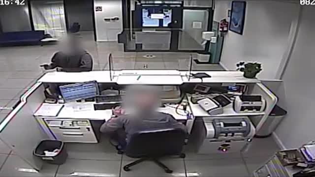 Detenido 'in fraganti' un atracador de bancos en Barcelona