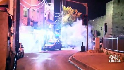 Başpiskopos İsrail güçlerine Filistin bayrağıyla direndi