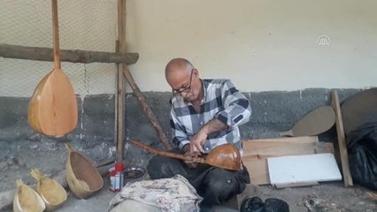 41 yıllık hobisini evinde kurduğu atölyeyle devam ettiriyor