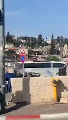 Şeyh Cerrah'ta bir Filistinli aracıyla İsrailli polisleri ezdi