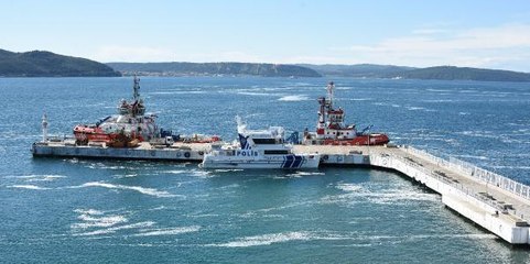 RÜZGAR DURDU, ÇANAKKALE BOĞAZI'NI YİNE DENİZ SALYASI KAPLADI