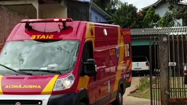 Homem tem lesão na cabeça após ser atingido por motosserra