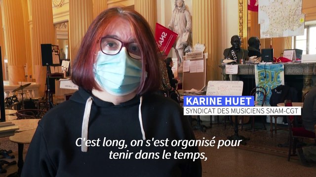 Les occupants du théâtre de l'Odéon veulent maintenir leur action malgré la réouverture