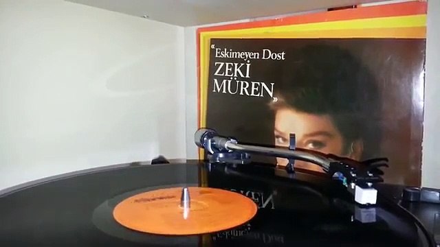 Zeki Müren Eskimeyen Dost (Orijinal Plak Kayıt)