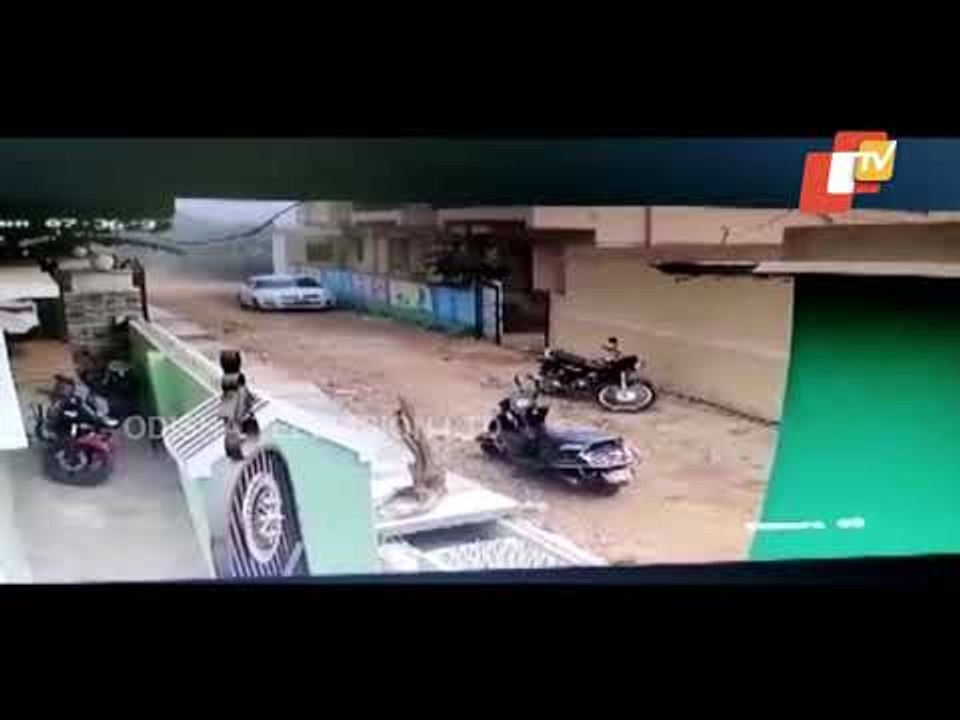 Miscreants Snatch Gold Chain From Woman In Bhubaneswar