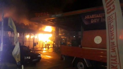 Son dakika haberleri | Yangın toptan perakende mağazasını küle çevirdi