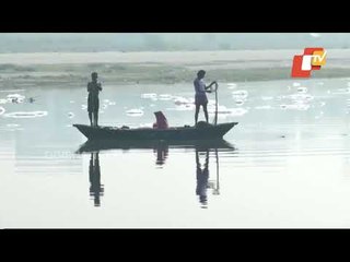 Delhi | River Yamuna Spews Toxic Foam Again | Reaction Of Locals