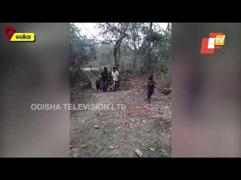 3 Ambulance Staff Carry Patient On Stretcher For 3 Kilometres In Mayurbhanj