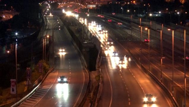 İstanbul'da 17 günlük kısıtlamanın sona ermesiyle trafikte hareketlilik başladı