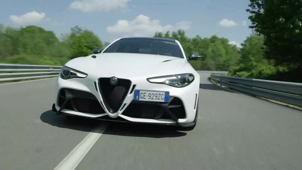 Der neue Alfa Romeo Giulia GTA - Exklusive Supersportwagen