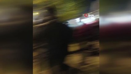 Son dakika... Esenyurtta kaza sonrası ortalık savaş alanına döndü: Otomobil önce manava sonra restorana girdi