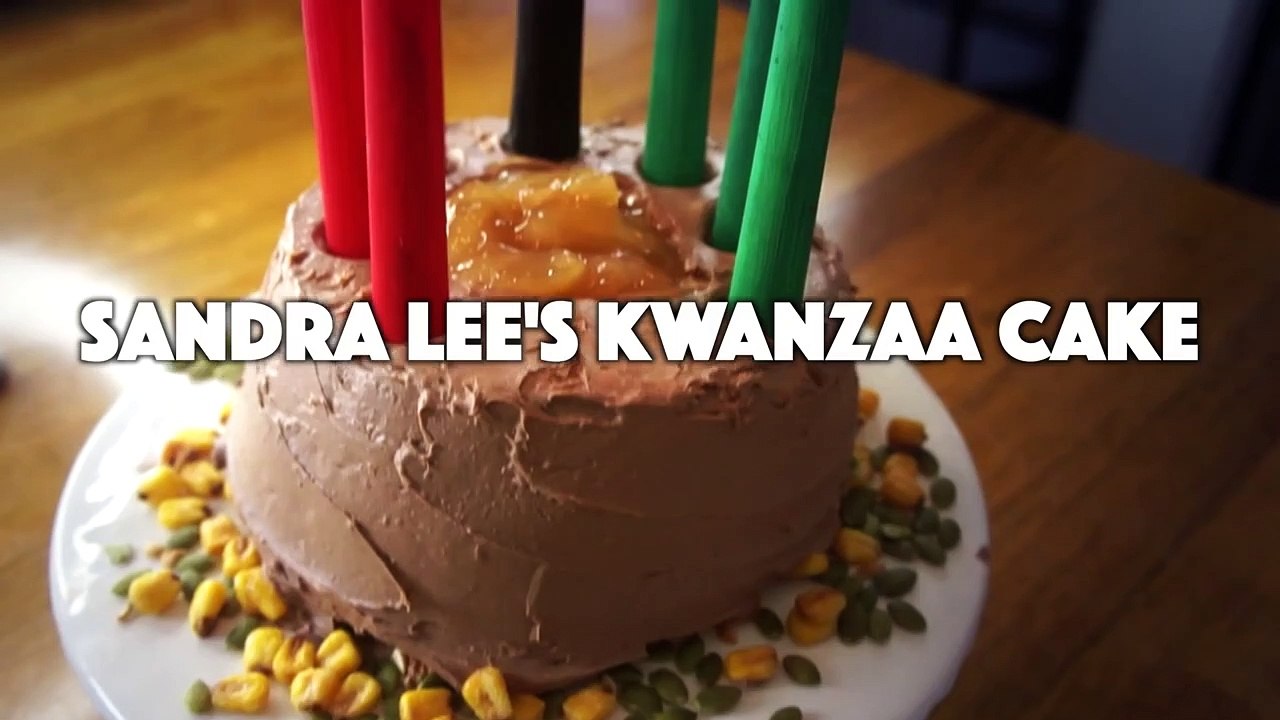 The Worst Recipe Ever?  Sandra Lee'S Kwanzaa Cake - Canned Apple Pie Filling Corn Nut Cake