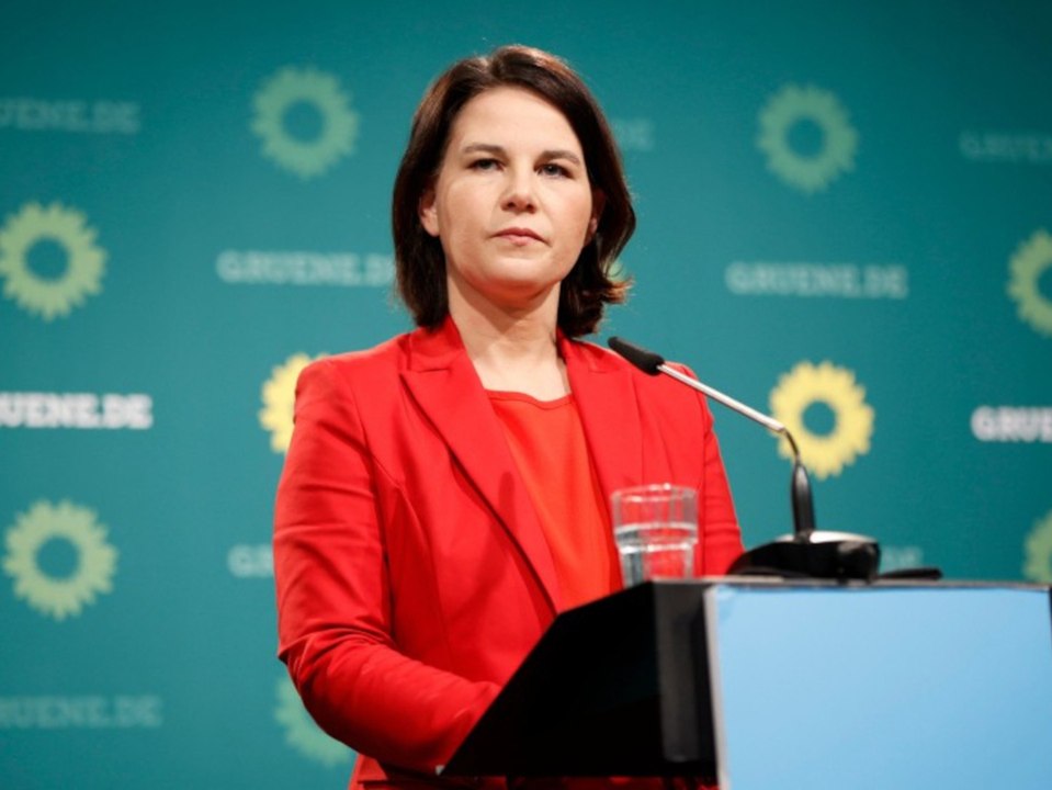 Keine Kurzstreckenflüge mehr: Baerbock erntet für Vorschlag Kritik