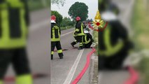 Incidente stradale con fuga di gas a Treviso, intervento dei Vigili del Fuoco  - video