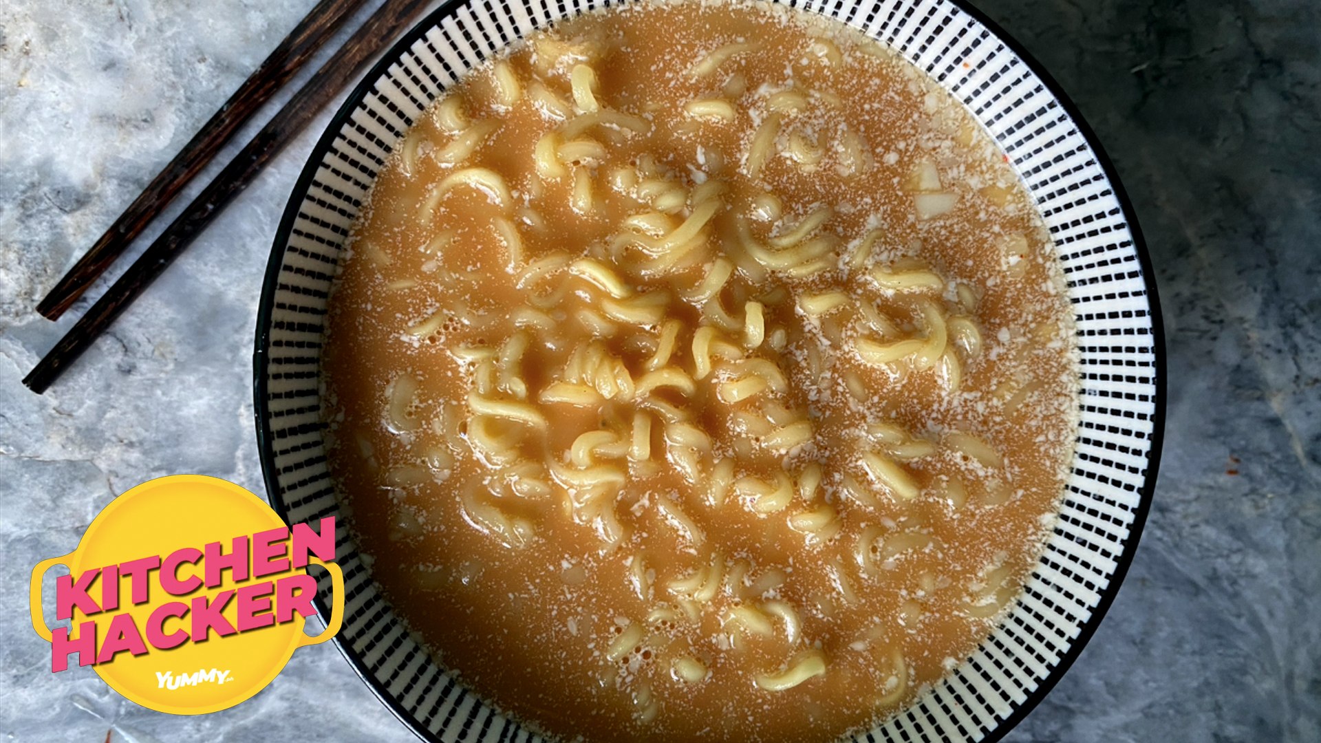 ⁣KITCHEN HACKER: Ramen With Kewpie Mayonnaise, Egg, and Garlic Hack | Yummy PH