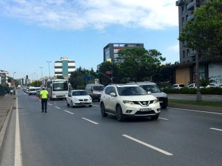 Avcılar'da polis ekiplerinden denetim