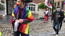 Chaîne humaine à l'occasion de la journée internationale contre l'homophobie