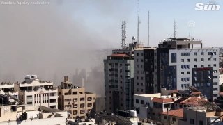 Israeli airstrike destroys building with offices for Aljazeera, AP and other news outlets in Gaza