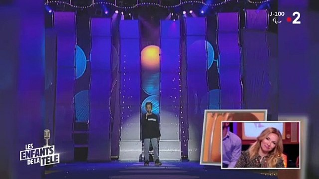 Hélène Ségara confrontée à une archive de son fils Raphael dans Les Enfants de la Télé .