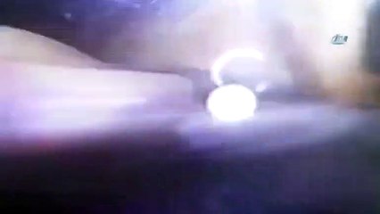 İş makinesi otomobili adeta biçti!