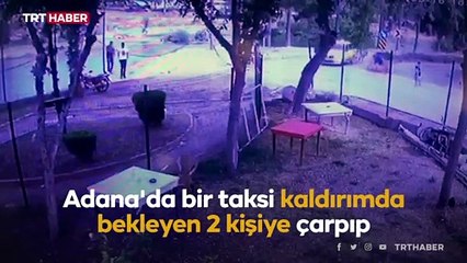 2 kişiye çarpan taksi Seyhan Nehri'ne düştü