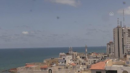 İsrail Gazze sahilindeki bir kafeyi vurdu