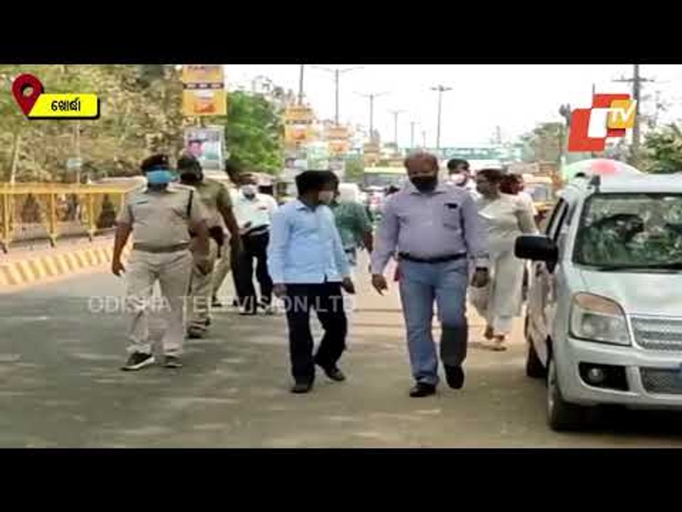 Covid-19 | Khordha Admin Officials Distribute Masks, Tighten Patrolling