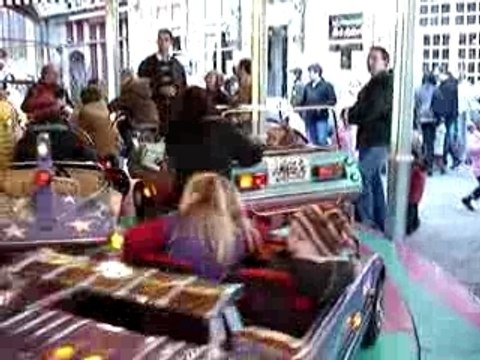 Océane et son 1er tour de manège