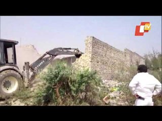 Watch - Encroachment Being Removed From Govt Land In Delhi