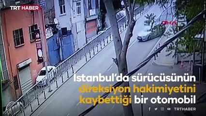 Kontrolden çıkan araç alt yoldaki otomobillerin üzerine düştü