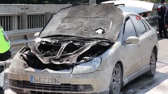 TEM Otoyolu'nda seyir halindeyken yanan araç kullanılamaz hale geldi