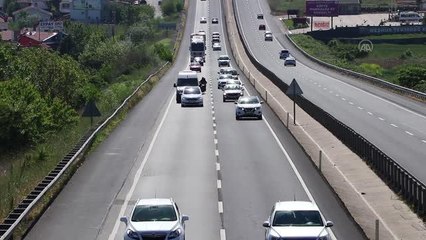 Tekirdağ-İstanbul yolunda trafik yoğunluğu yaşanıyor
